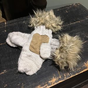 Cute winter faux fur cuff mittens